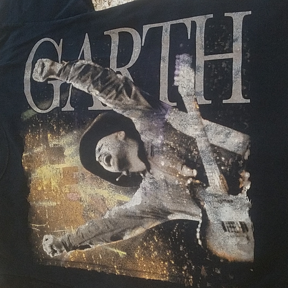Garth Brooks concert short sleeve tee